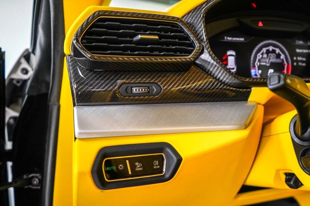 2021 Lamborghini Urus AWD photo 22
