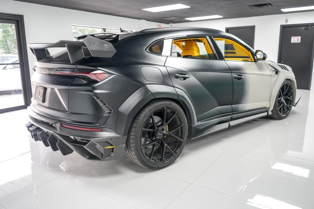 2021 Lamborghini Urus AWD photo 4