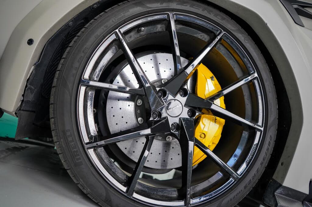 2021 Lamborghini Urus AWD photo 9