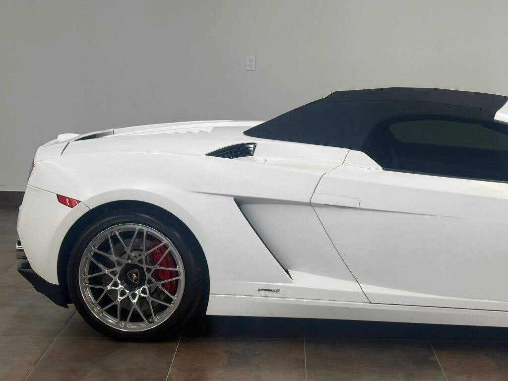 2010 Lamborghini Gallardo LP 560-4 Spyder AWD photo 16
