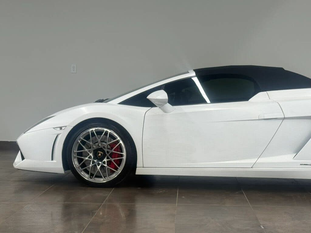 2010 Lamborghini Gallardo LP 560-4 Spyder AWD photo 5