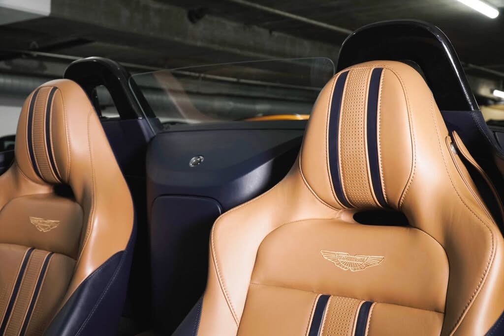 2023 Aston Martin Vantage photo 6