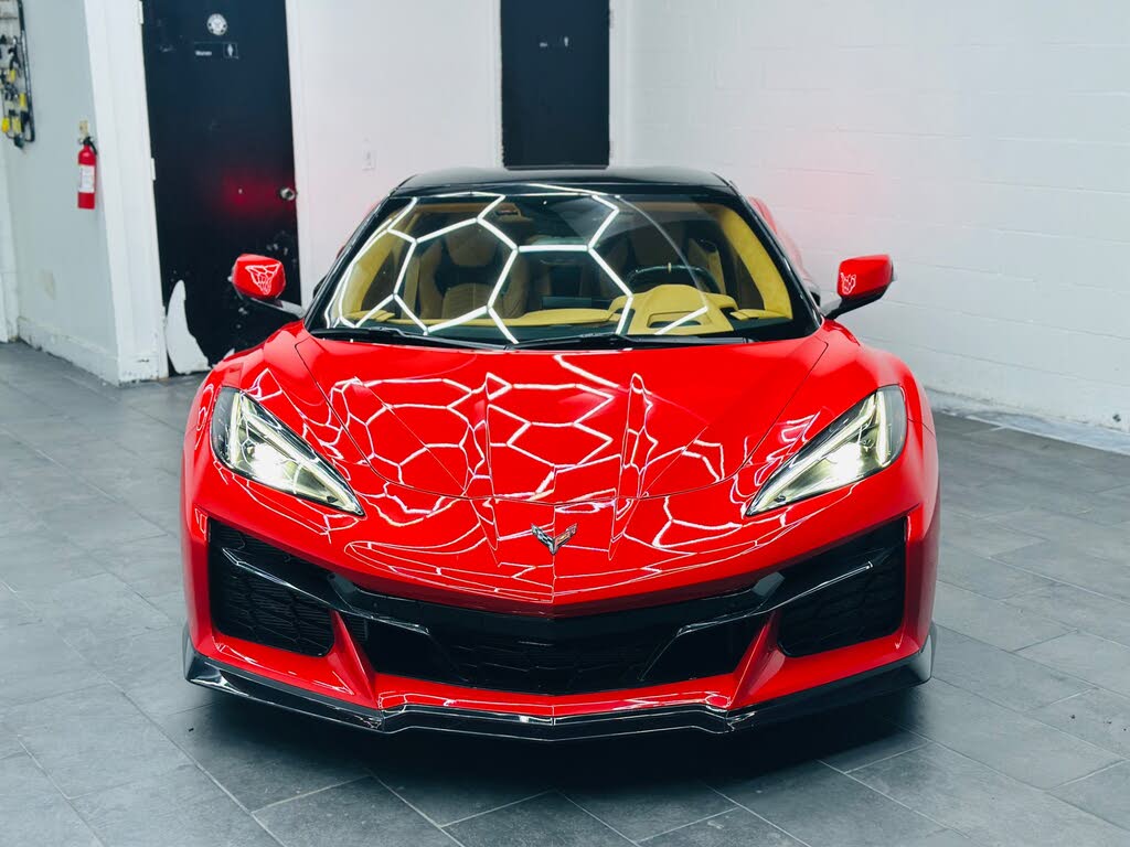 2023 Chevrolet Corvette Z06 3LZ Convertible RWD photo 2