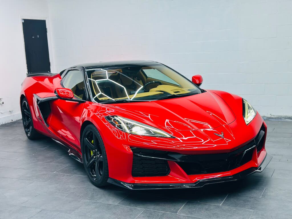 2023 Chevrolet Corvette Z06 3LZ Convertible RWD photo 3