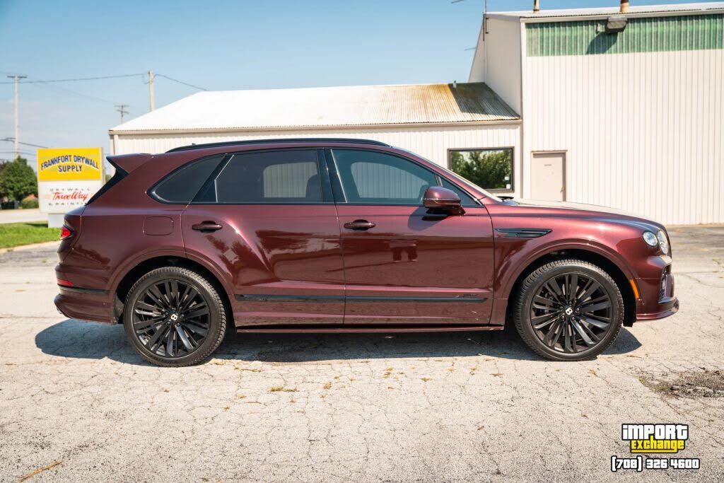 2022 Bentley Bentayga Speed AWD photo 2