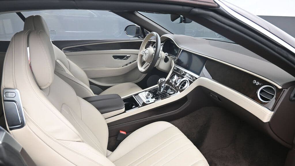 2022 Bentley Continental GTC V8 AWD photo 2