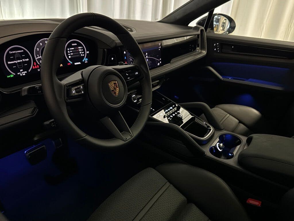 2026 Porsche Cayenne Coupe GTS AWD photo 5 of 24
