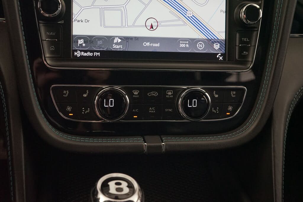 2017 Bentley Bentayga W12 AWD photo 12