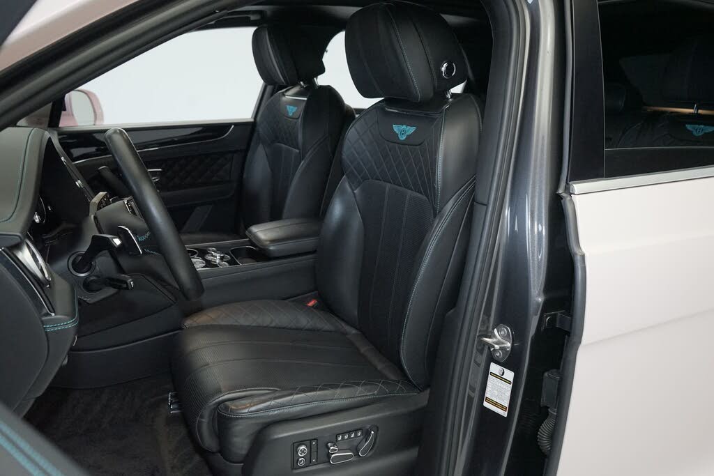 2017 Bentley Bentayga W12 AWD photo 3