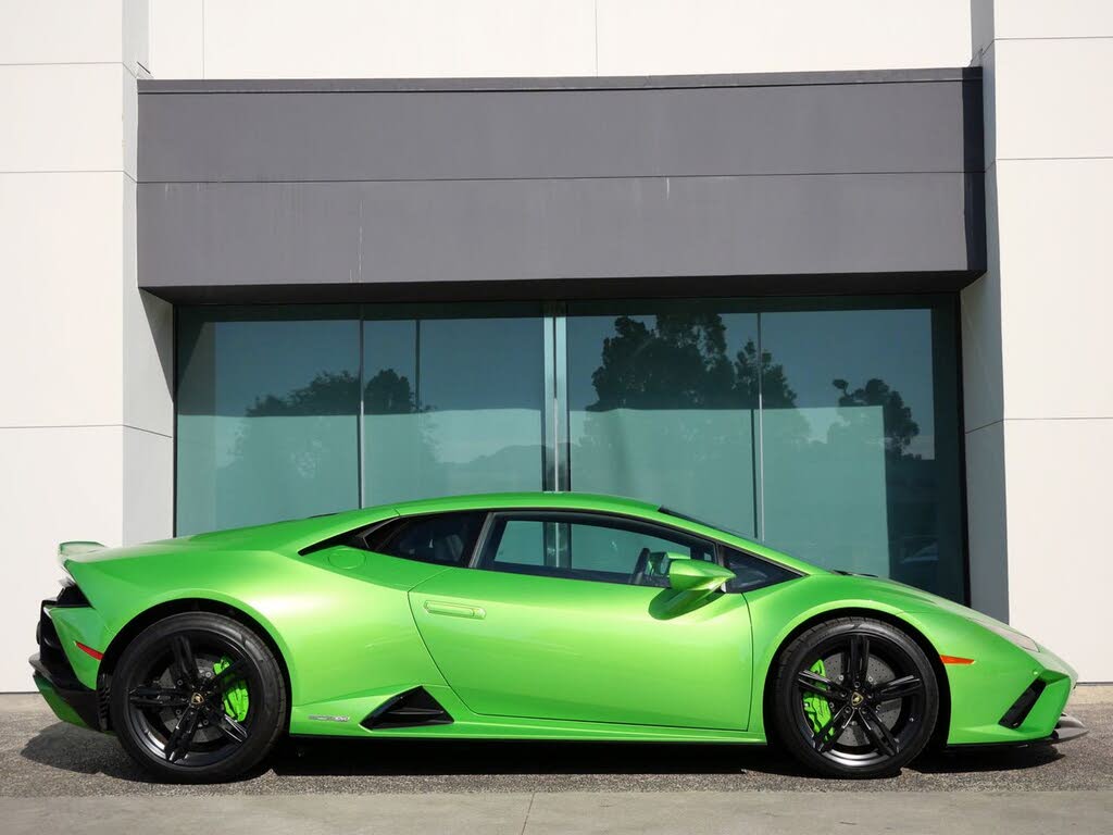 2021 Lamborghini Huracan photo 2
