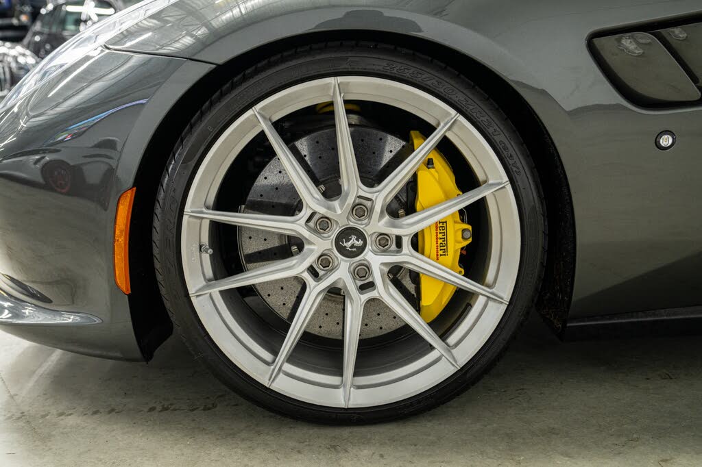 2018 Ferrari GTC4Lusso AWD photo 9