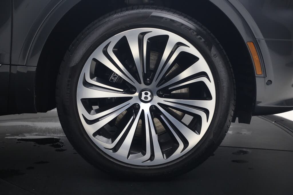 2026 Bentley Bentayga Azure V8 AWD photo 17
