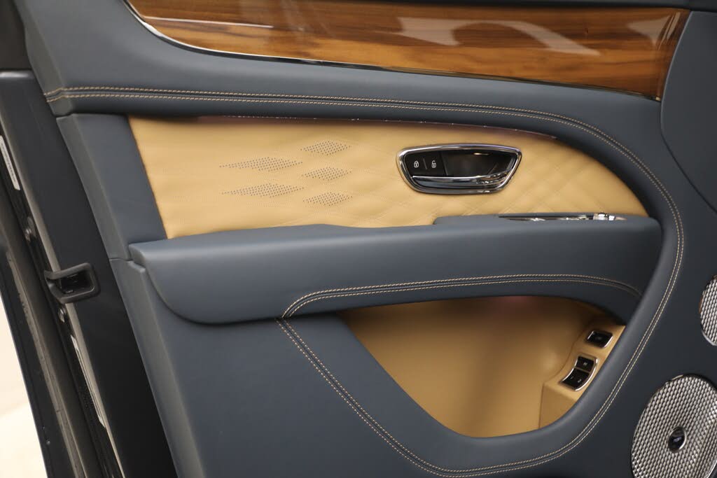 2026 Bentley Bentayga Azure V8 AWD photo 21