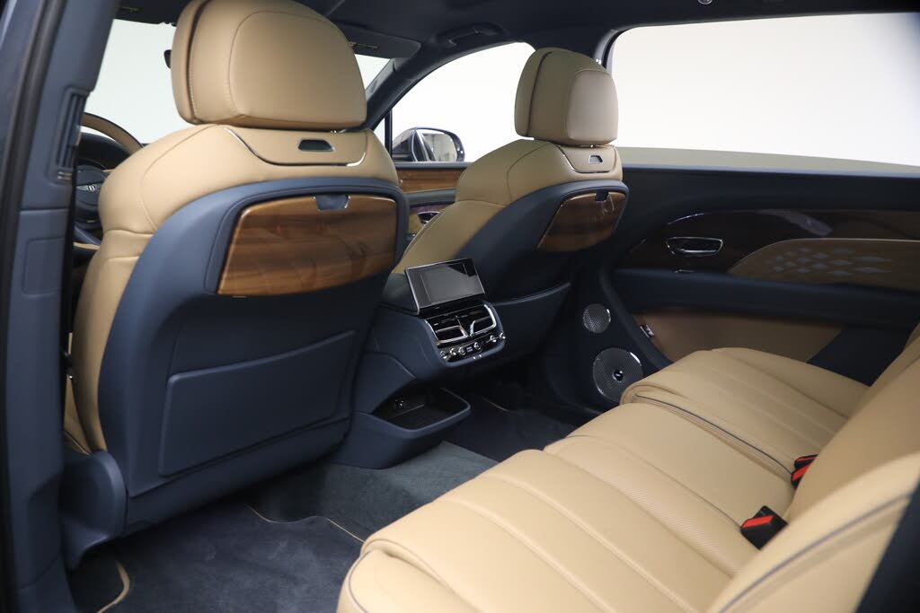 2026 Bentley Bentayga Azure V8 AWD photo 22