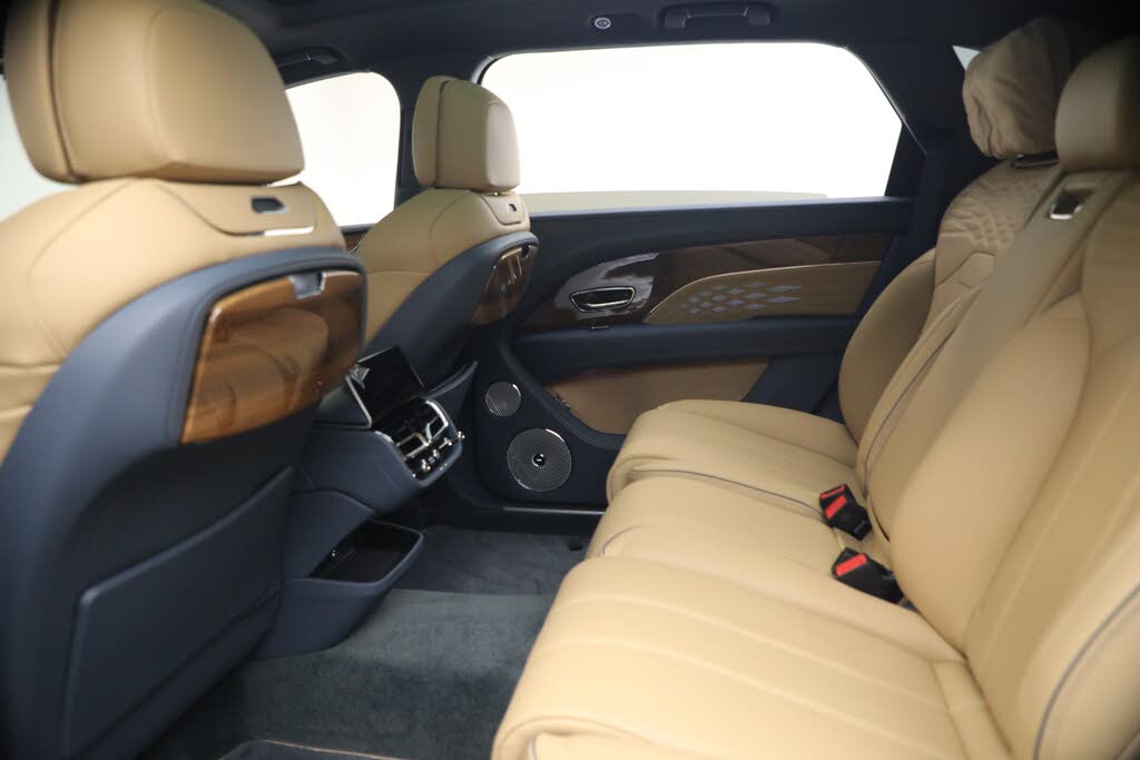 2026 Bentley Bentayga Azure V8 AWD photo 23