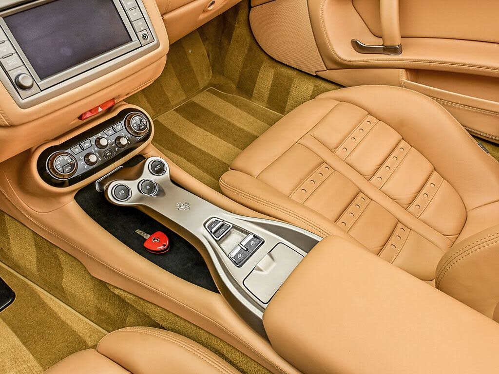 2010 Ferrari California GT Convertible photo 15