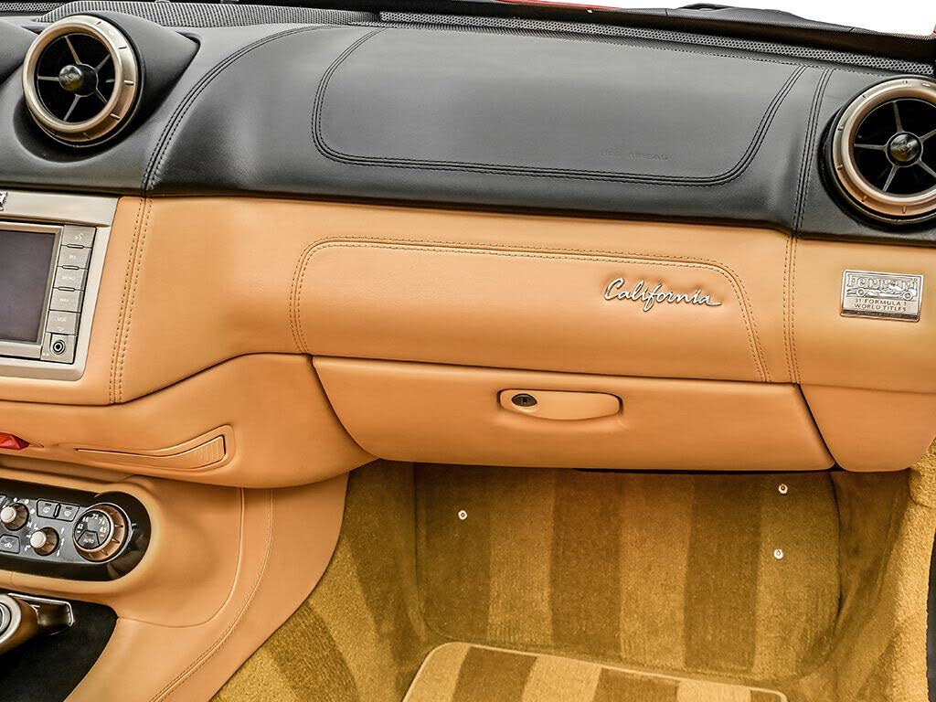 2010 Ferrari California GT Convertible photo 21