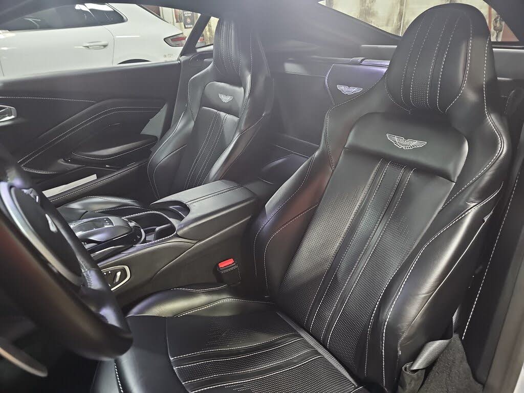 2019 Aston Martin Vantage RWD photo 12