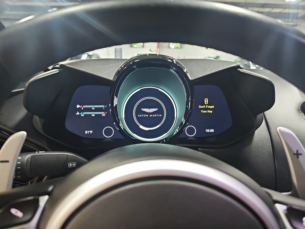 2019 Aston Martin Vantage RWD photo 16