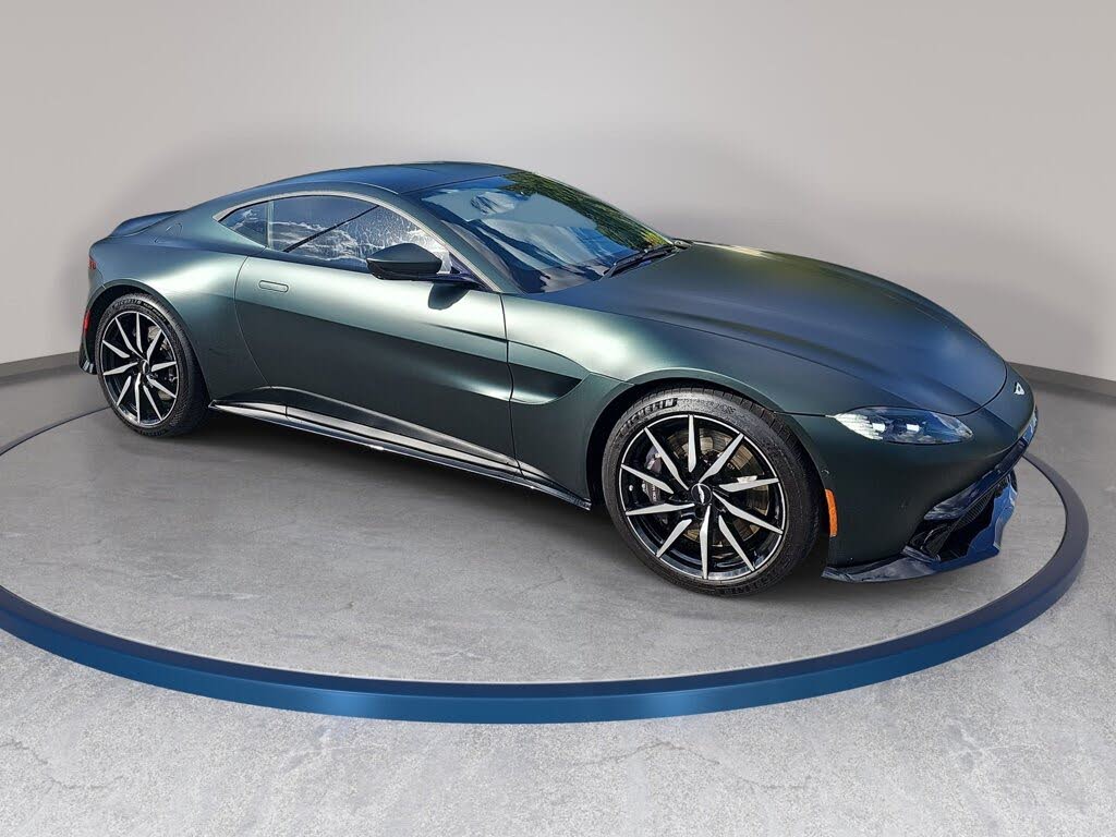 2019 Aston Martin Vantage RWD photo 3
