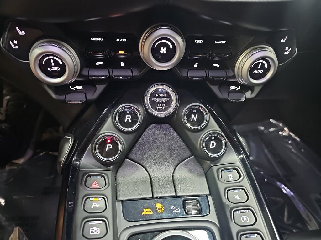 2019 Aston Martin Vantage RWD photo 21