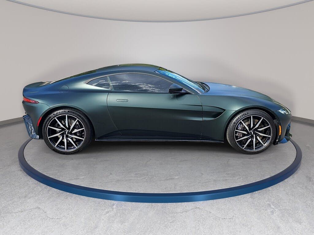 2019 Aston Martin Vantage RWD photo 4
