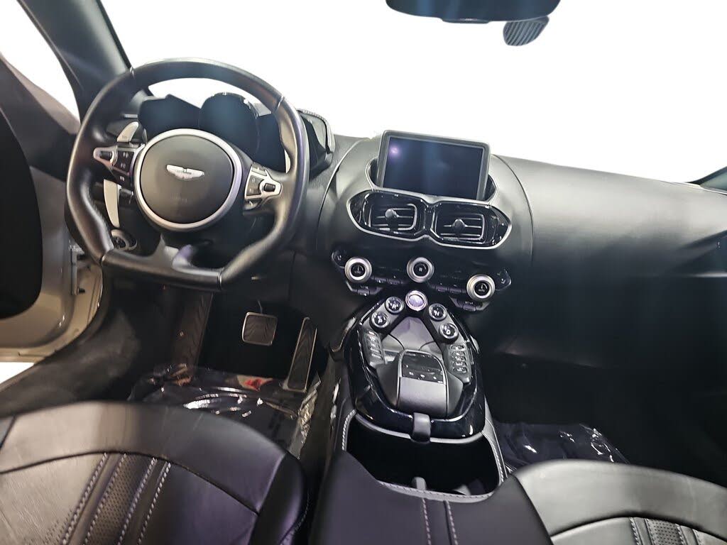 2019 Aston Martin Vantage RWD photo 9