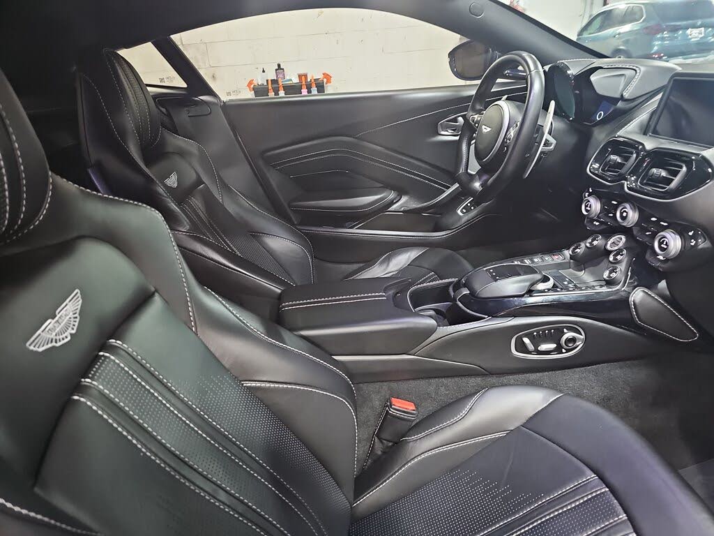 2019 Aston Martin Vantage RWD photo 10