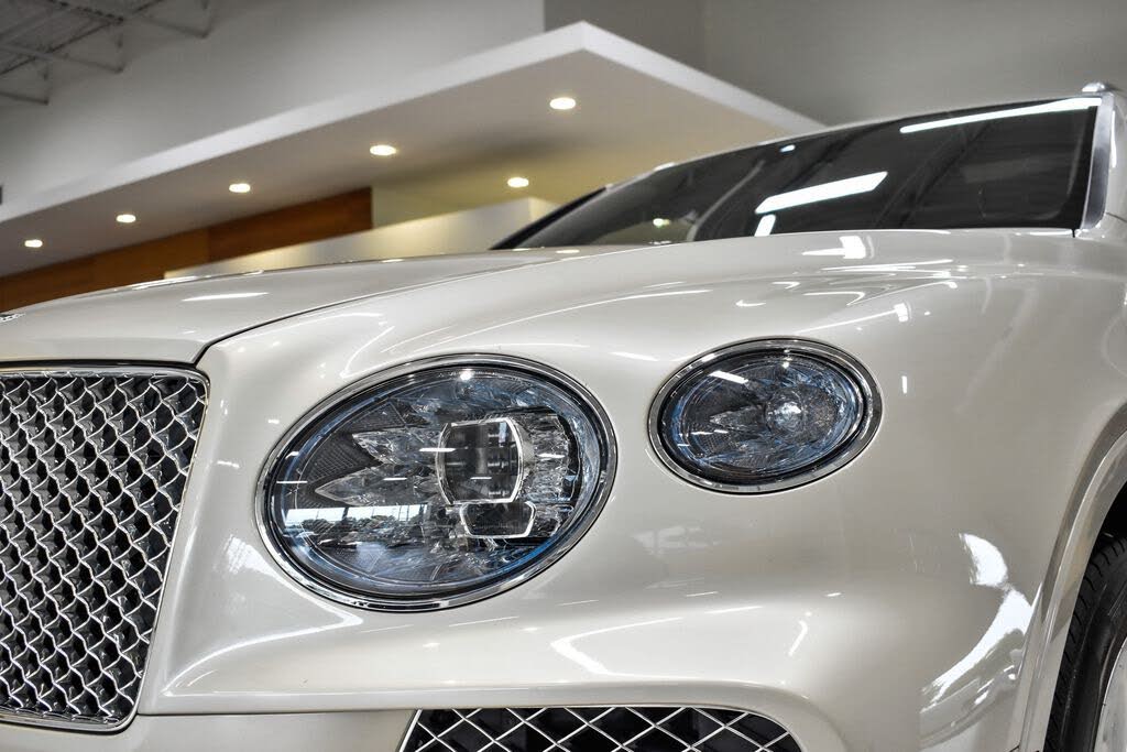 2023 Bentley Bentayga Azure V8 AWD photo 12
