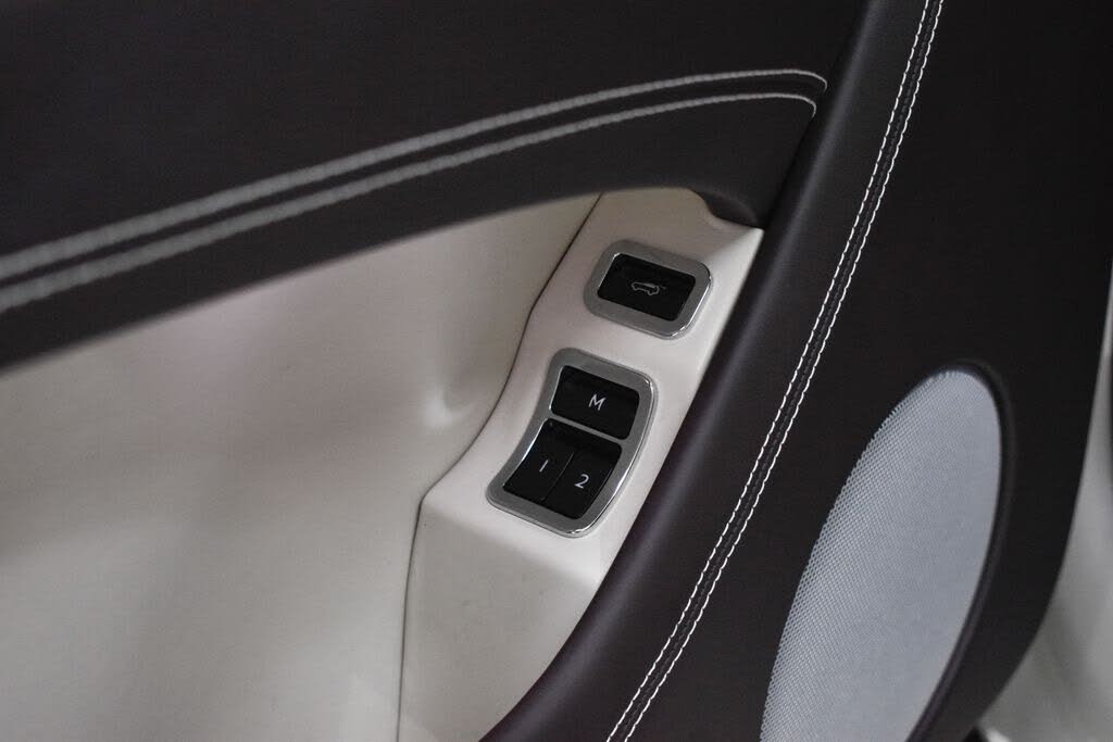 2023 Bentley Bentayga Azure V8 AWD photo 20