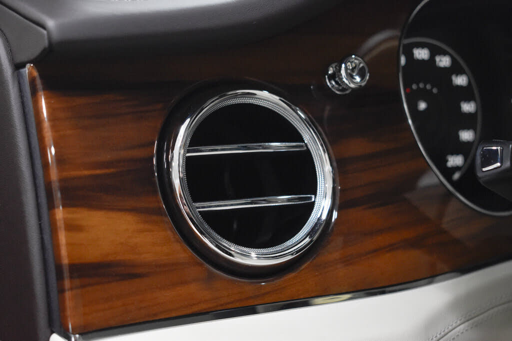 2023 Bentley Bentayga Azure V8 AWD photo 21
