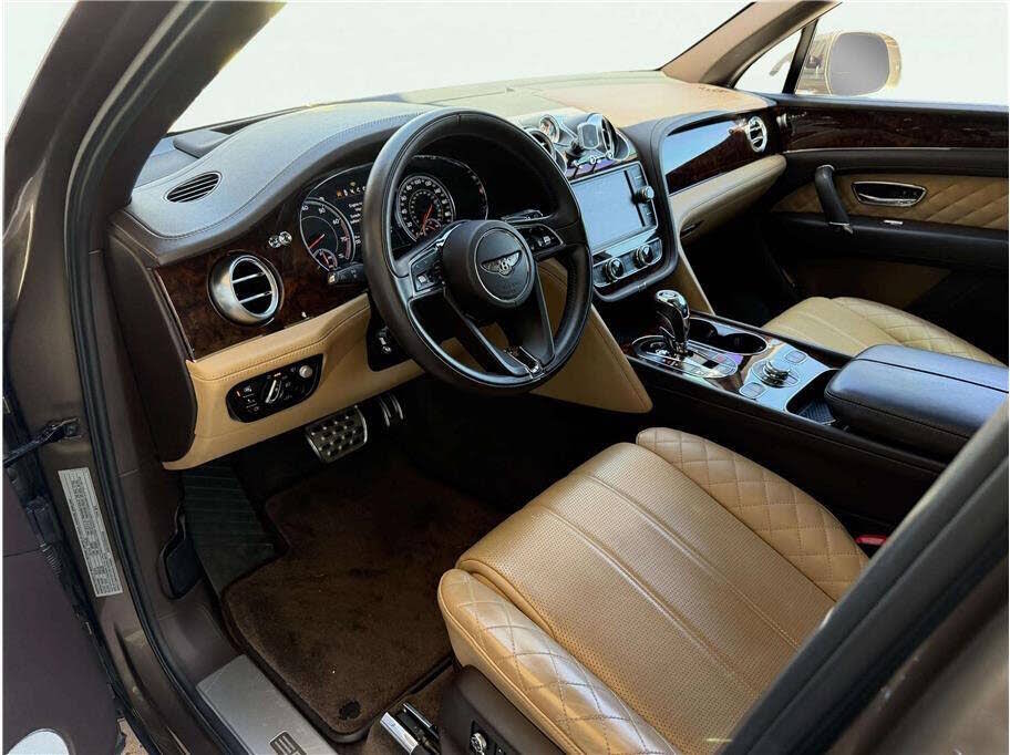 2017 Bentley Bentayga W12 AWD photo 14