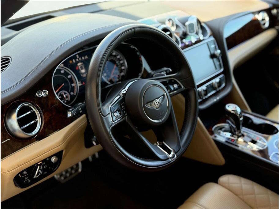 2017 Bentley Bentayga W12 AWD photo 15