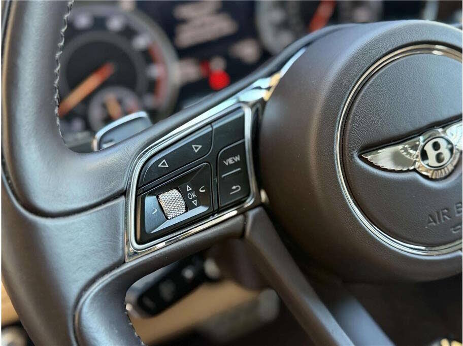2017 Bentley Bentayga W12 AWD photo 19
