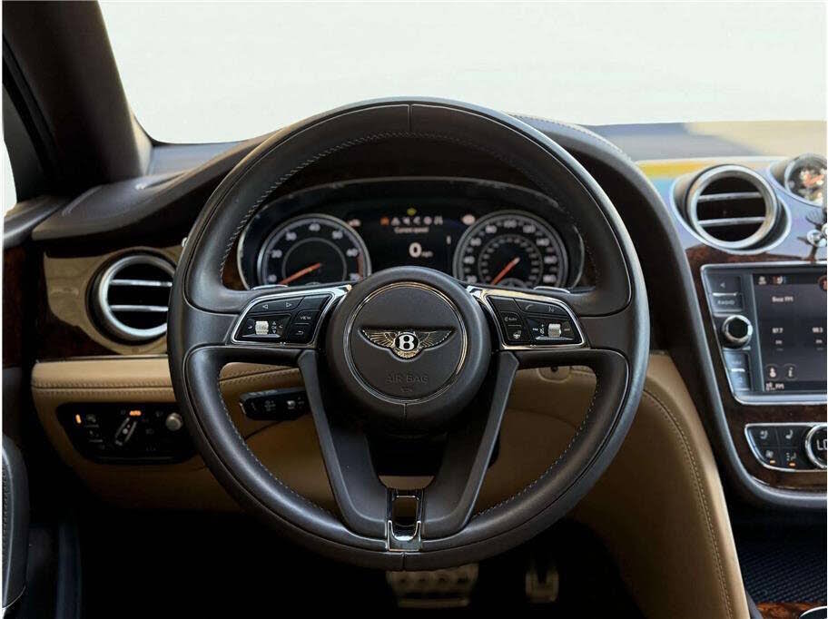 2017 Bentley Bentayga W12 AWD photo 21