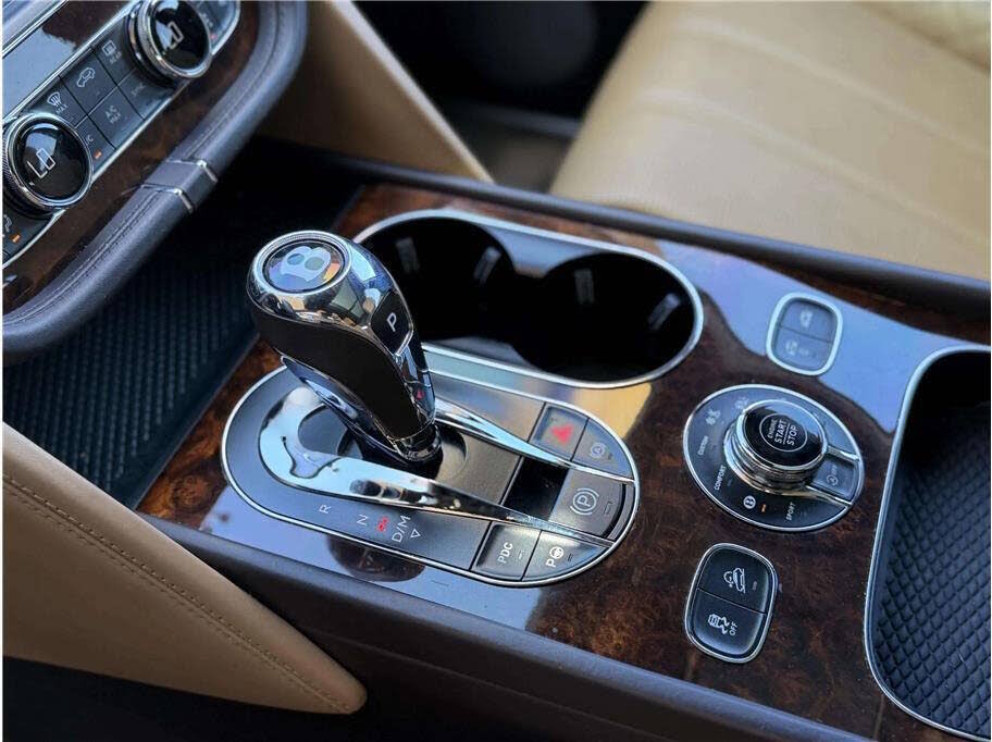 2017 Bentley Bentayga W12 AWD photo 22