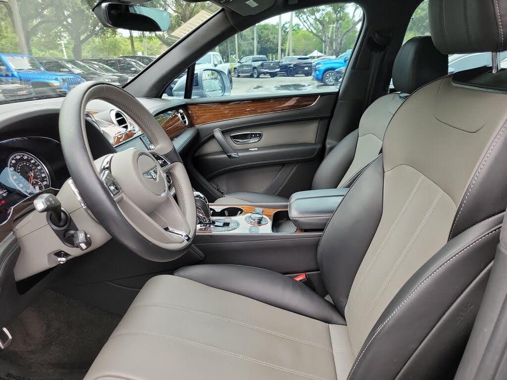 2018 Bentley Bentayga W12 Activity Edition AWD photo 11