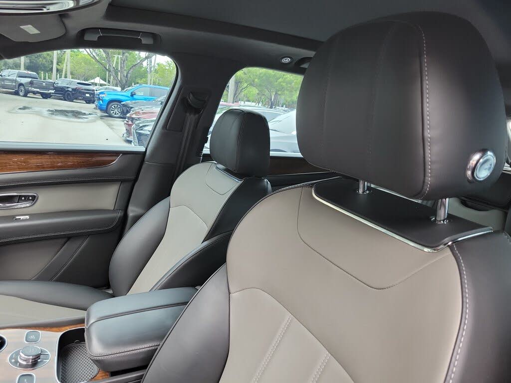 2018 Bentley Bentayga W12 Activity Edition AWD photo 14