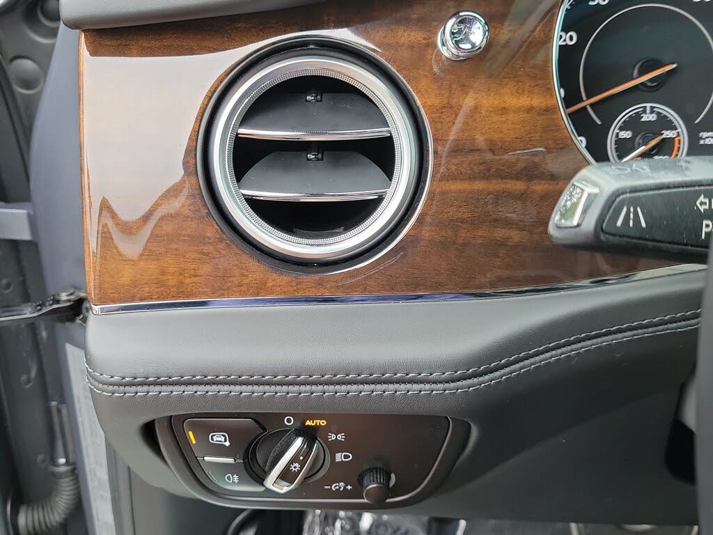 2018 Bentley Bentayga W12 Activity Edition AWD photo 16