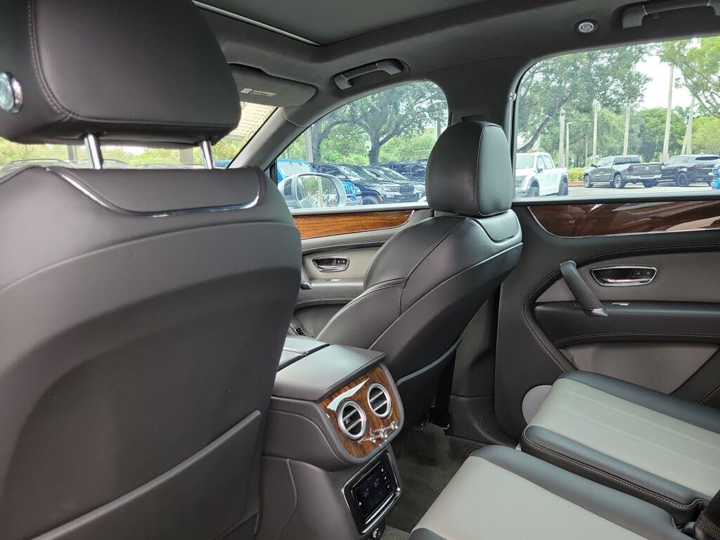 2018 Bentley Bentayga W12 Activity Edition AWD photo 8