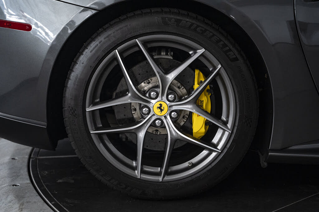2014 Ferrari F12 Berlinetta Coupe photo 15