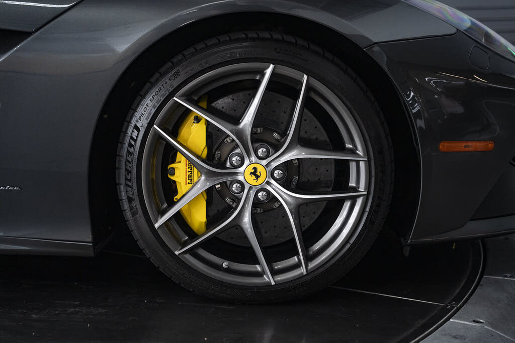 2014 Ferrari F12 Berlinetta Coupe photo 16