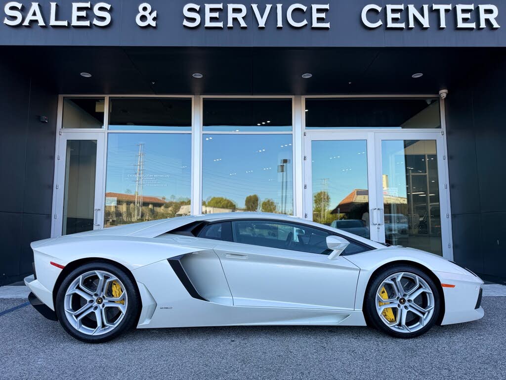 2014 Lamborghini Aventador LP 700-4