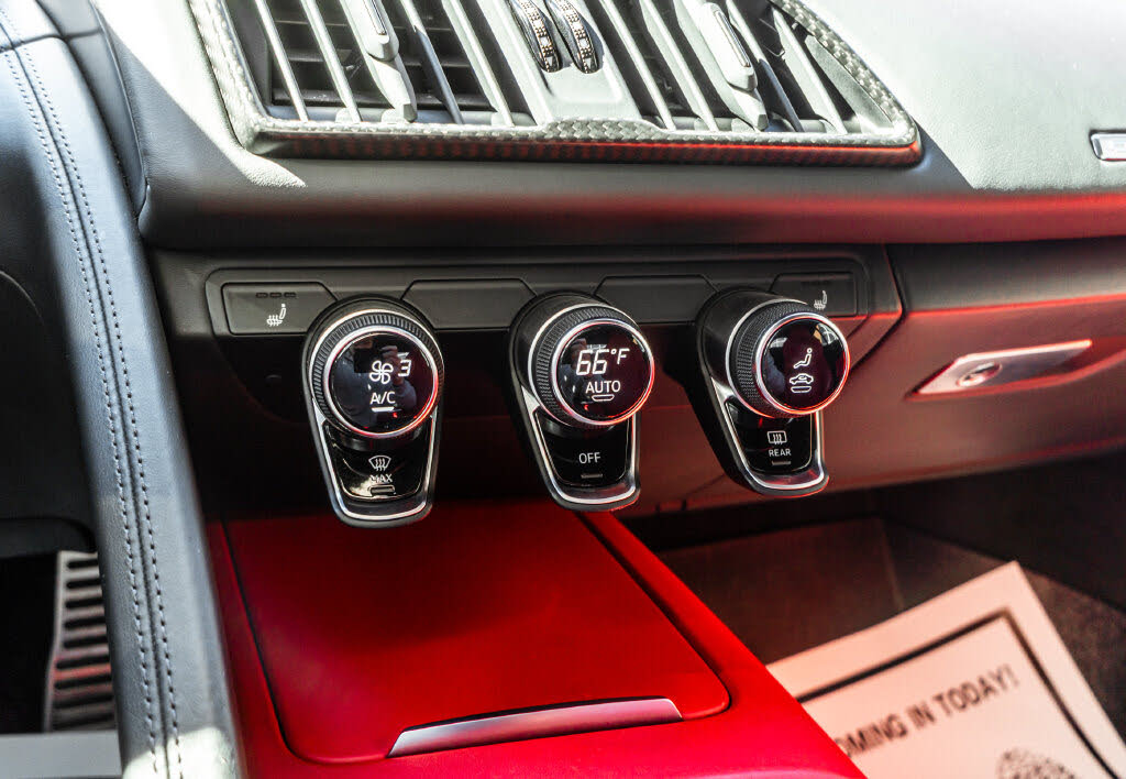 2017 Audi R8 quattro V10 Coupe AWD photo 20 of 24