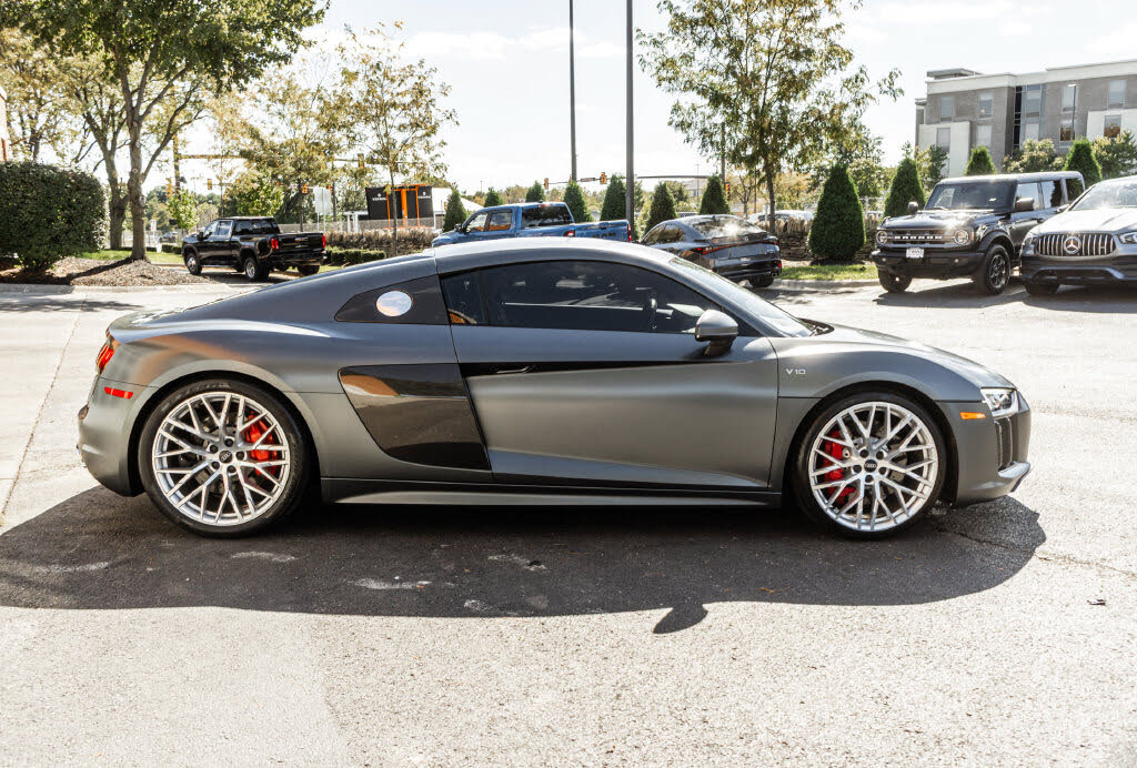 2017 Audi R8 quattro V10 Coupe AWD photo 3 of 24