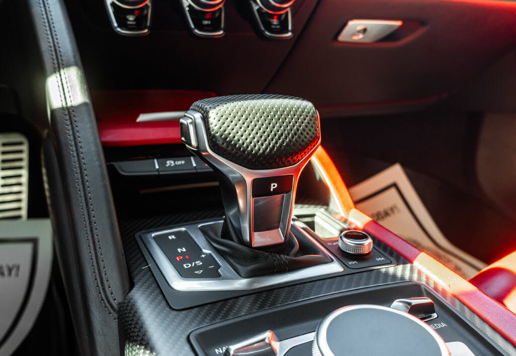 2017 Audi R8 quattro V10 Coupe AWD photo 23 of 24