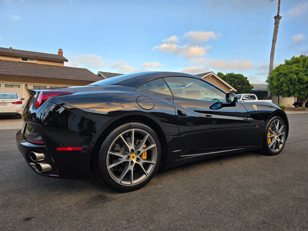 2010 Ferrari California GT Convertible photo 12