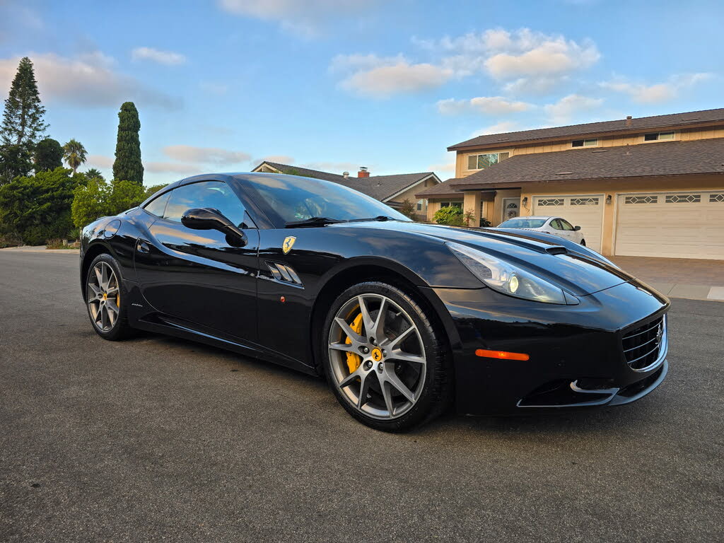 2010 Ferrari California GT Convertible photo 14