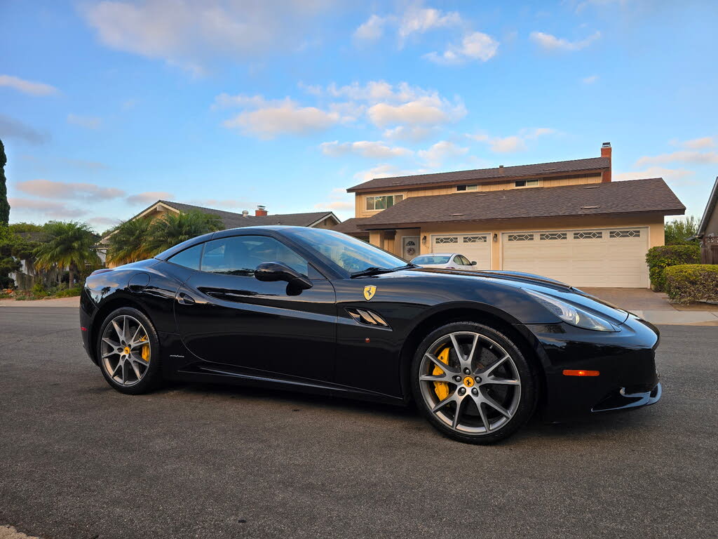 2010 Ferrari California GT Convertible photo 16