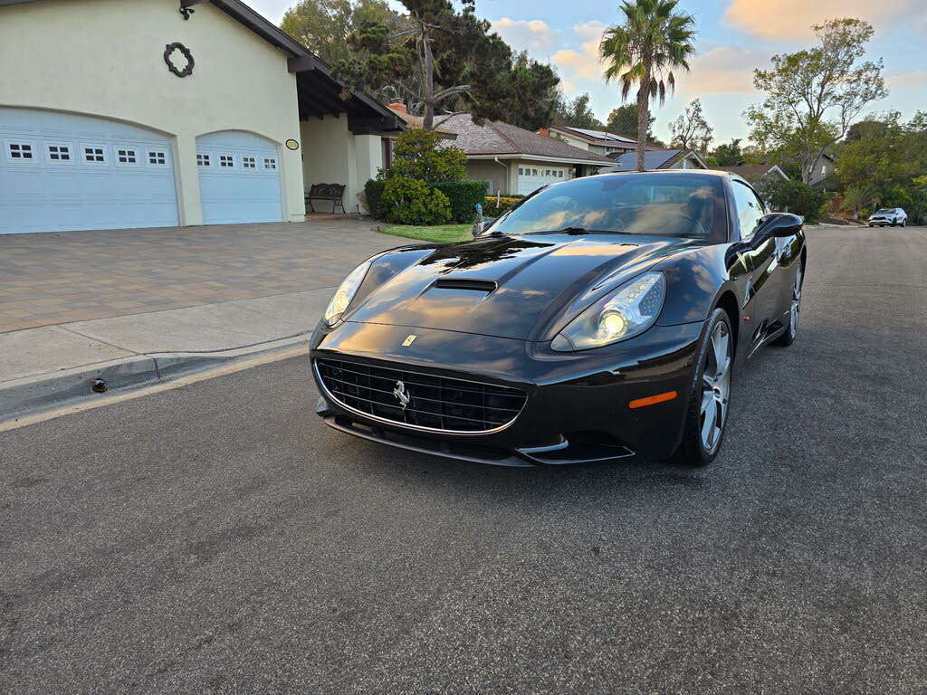 2010 Ferrari California GT Convertible photo 17